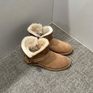 Ugg McKays size 6.5 Women never worn